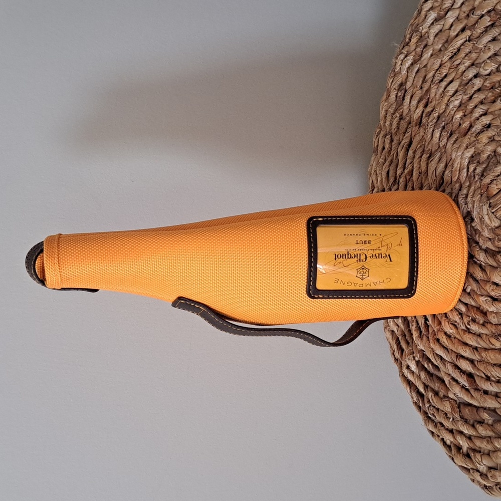 VEUVE CLICQUOT CHAMPAGNE SLEEVE‎